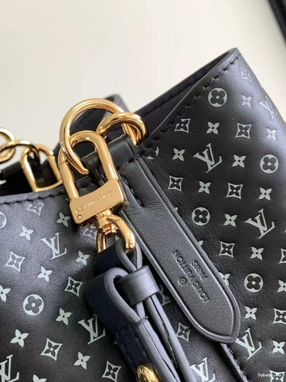 NÉONOÉ LOUIS VUITTON BB 0328